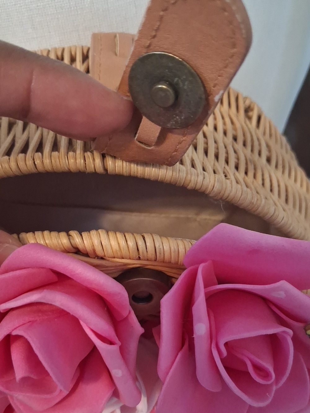 Pink Rose Round Wicker Crossbody Bag Floral Bow Butterfly - Picture 8 of 10
